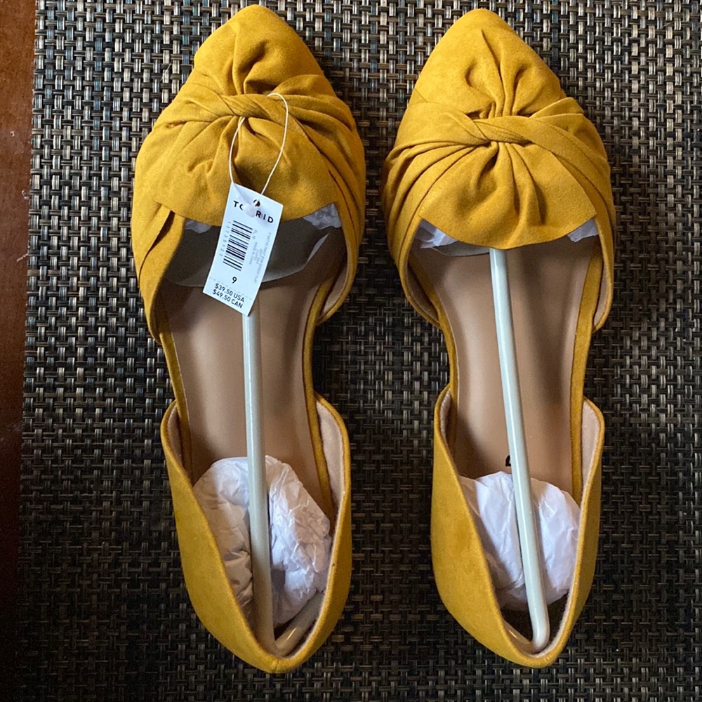 Mustard Yellow Faux Suede Twist Bow D'Orsay Flat (WW) size 9